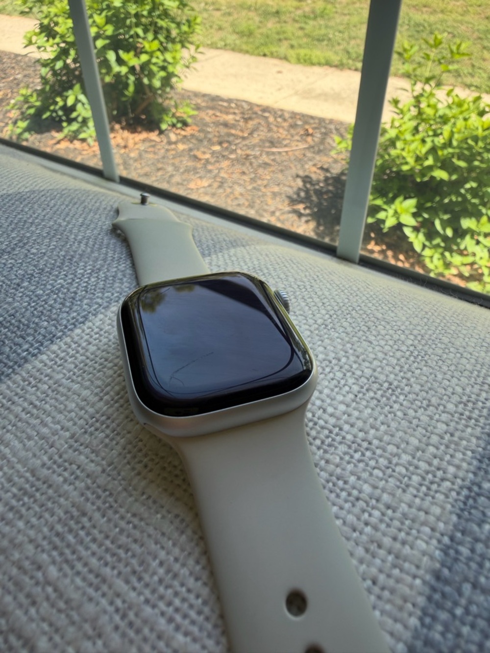 Apple Watch Series 10 Silver Aluminum Case with White Sport Band - 42mm - Picture 4 of 6